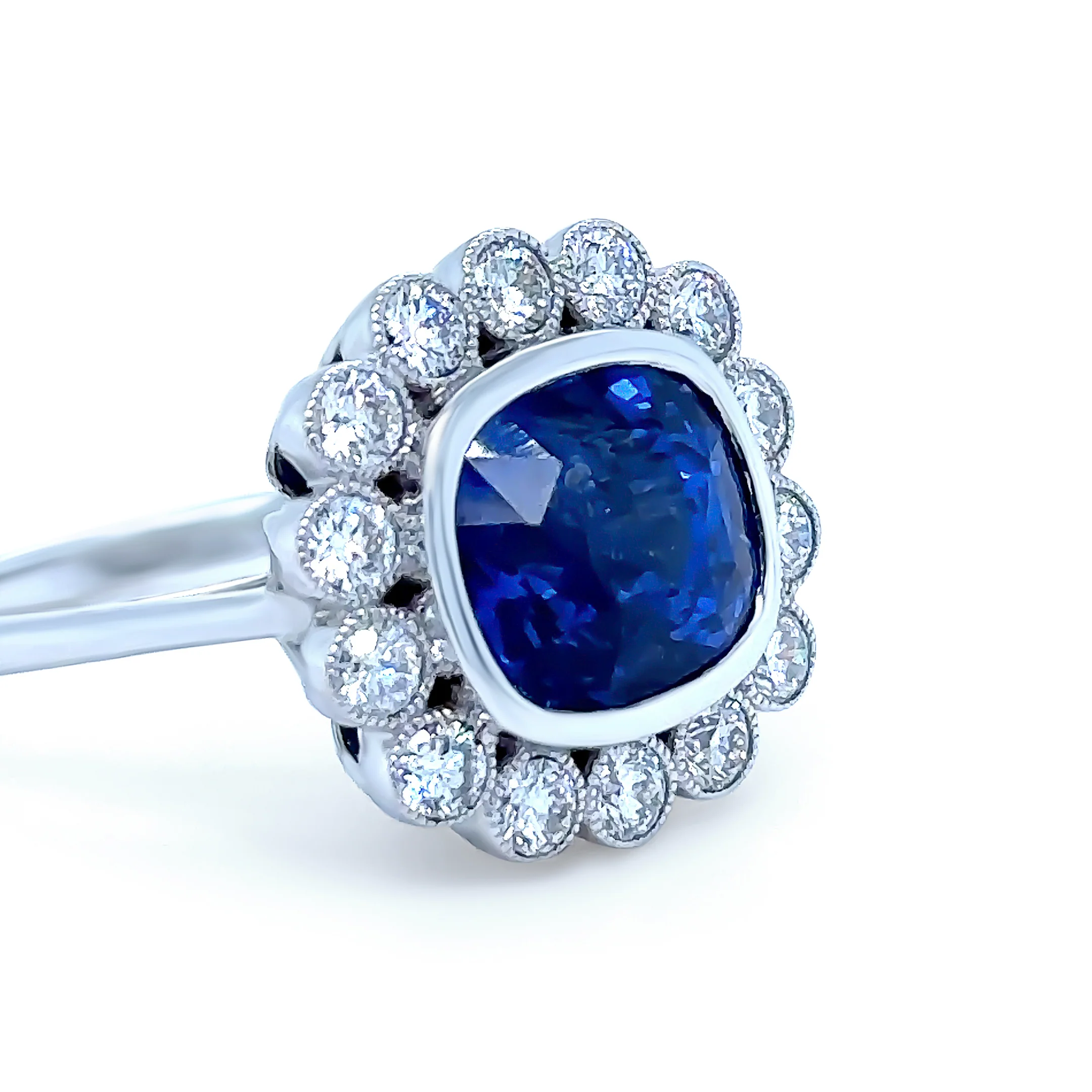 14ct White Gold Ceylon Sapphire & Diamond Ring 8.15ct - Image 3