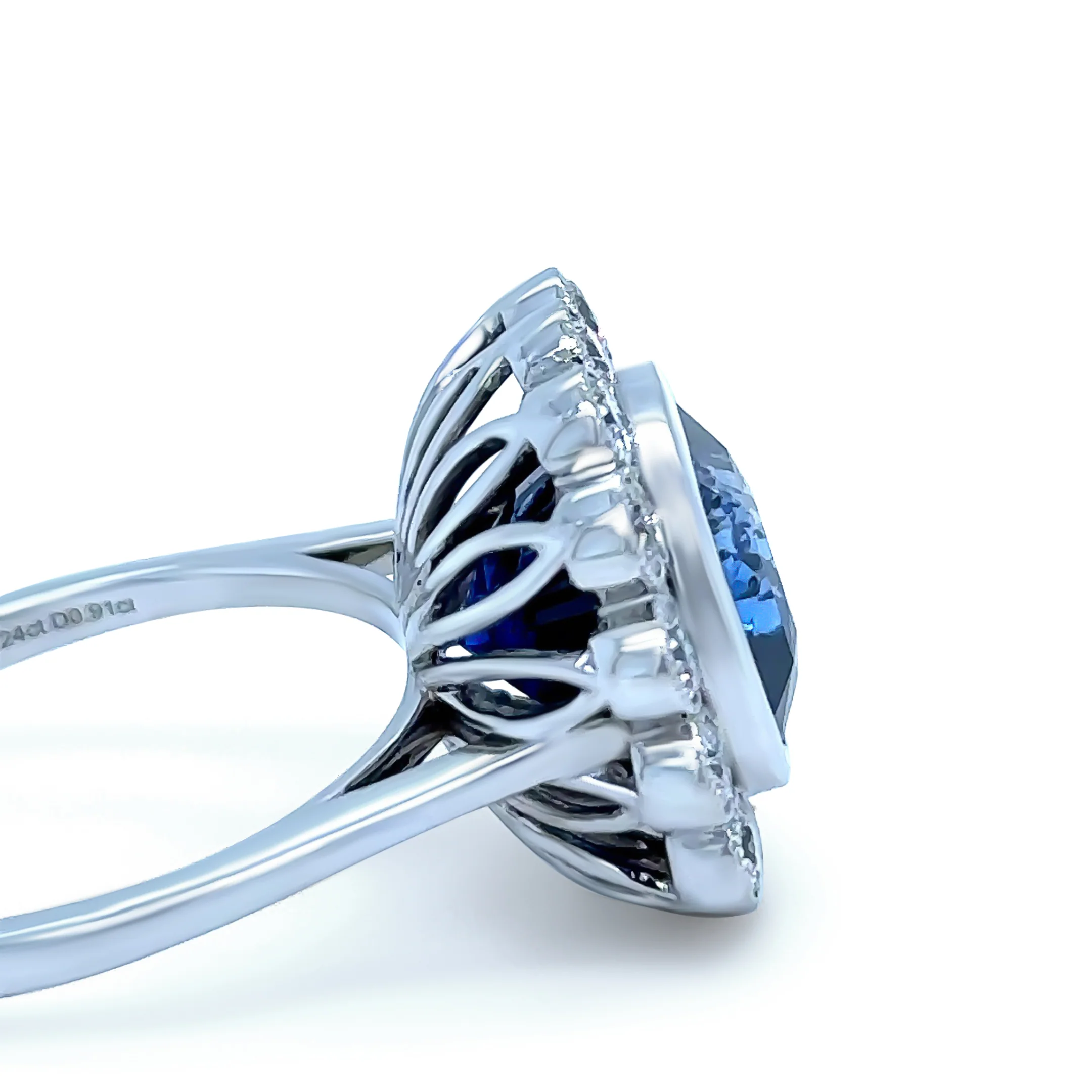 14ct White Gold Ceylon Sapphire & Diamond Ring 8.15ct - Image 5