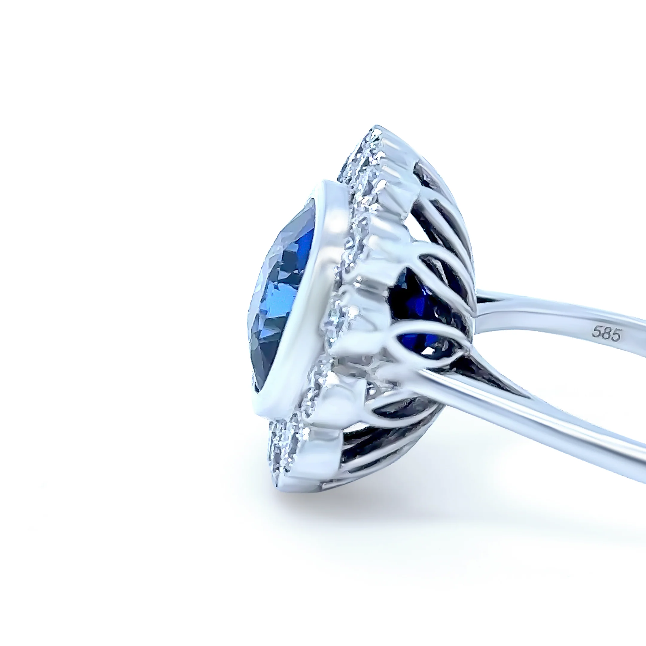 14ct White Gold Ceylon Sapphire & Diamond Ring 8.15ct - Image 6