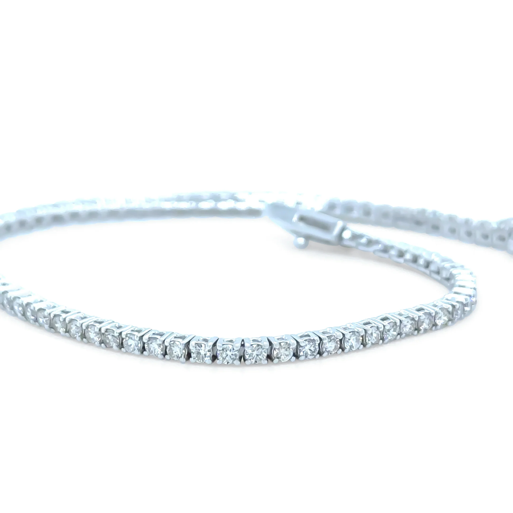 14ct White Gold Diamond Tennis Bracelet 2.00ct 6.5g - Image 3