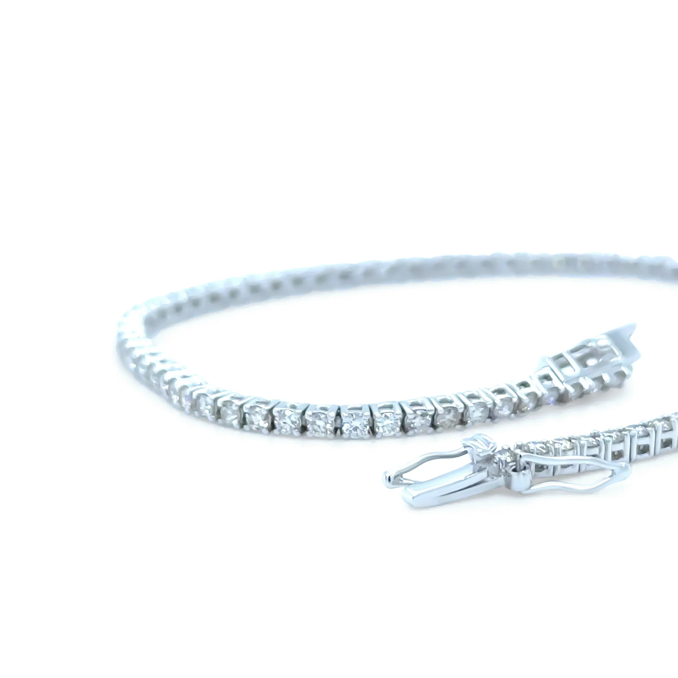 14ct White Gold Diamond Tennis Bracelet 2.00ct 6.5g - Image 4