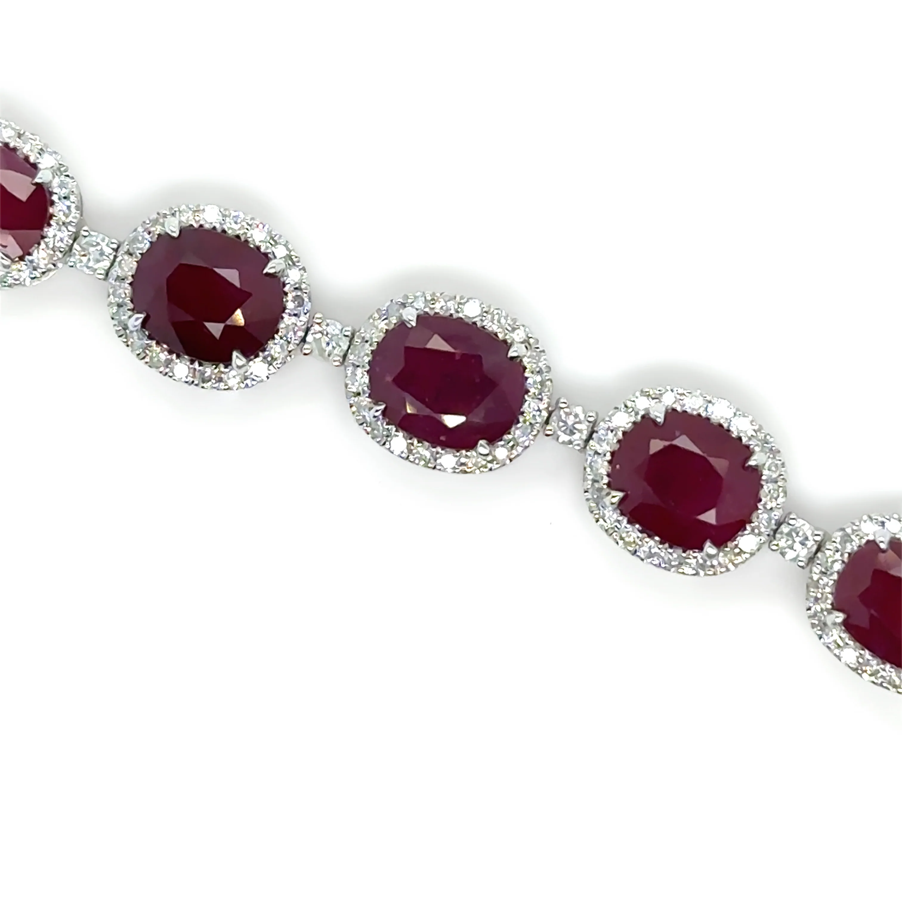 14ct White Gold Ruby and Diamond Bracelet 29.26ct - Image 4