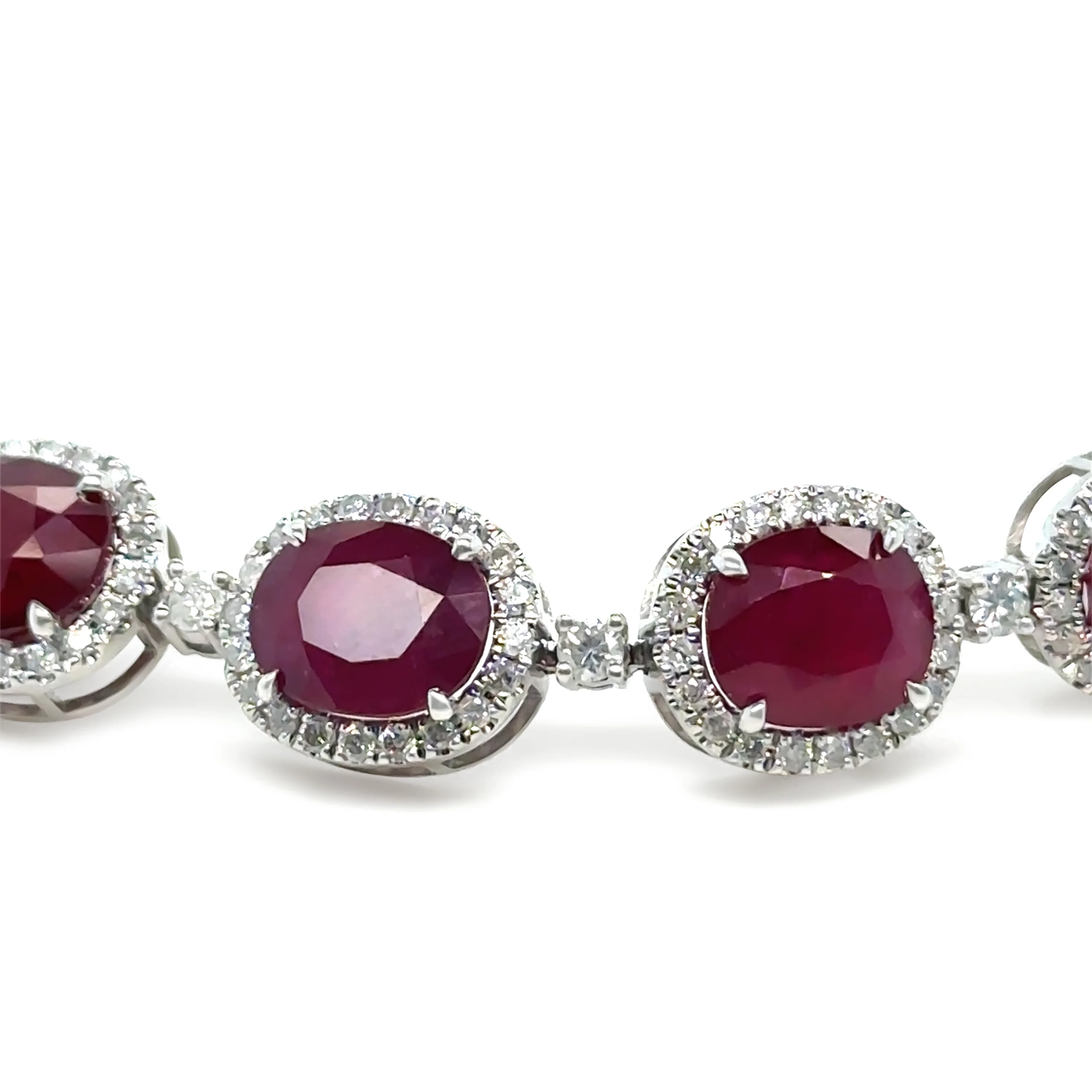 14ct White Gold Ruby and Diamond Bracelet 29.26ct - Image 5