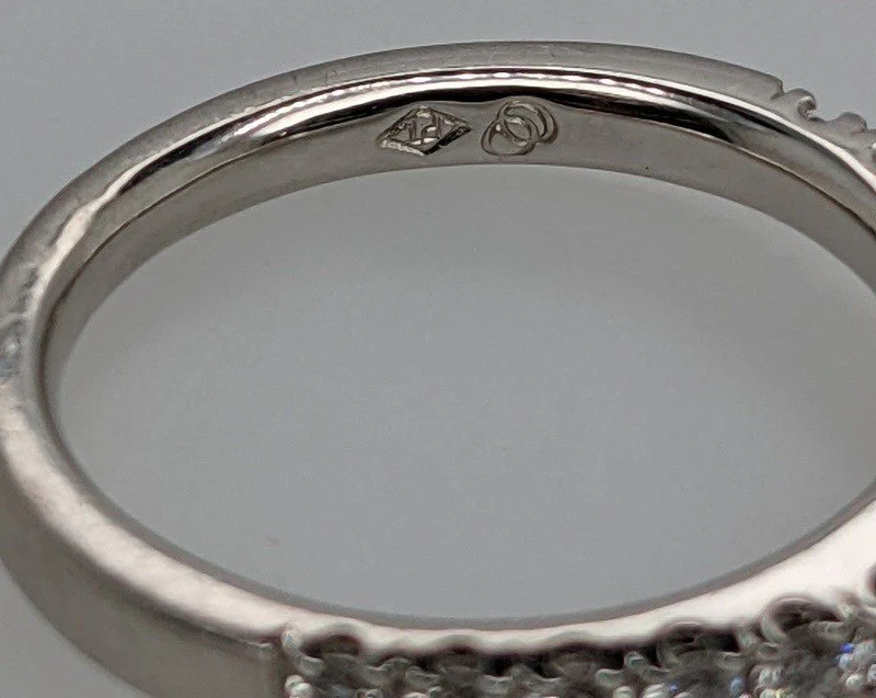 GIA 18ct White Gold Diamond Tiffany Style Engagement Ring - Image 6