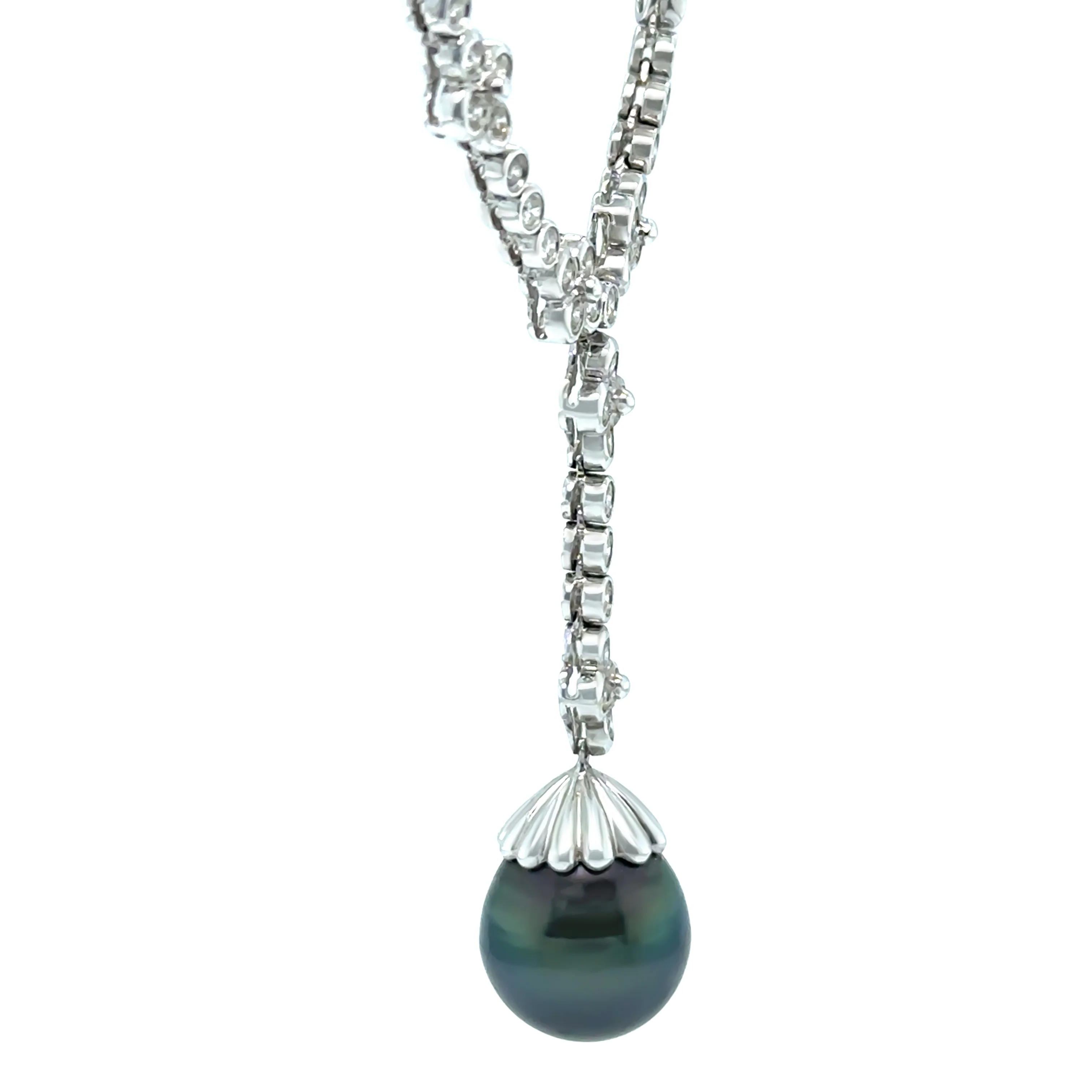 18ct White Gold Tahitian Pearl and Diamond Necklace 1.20ct 35.17g - Image 3