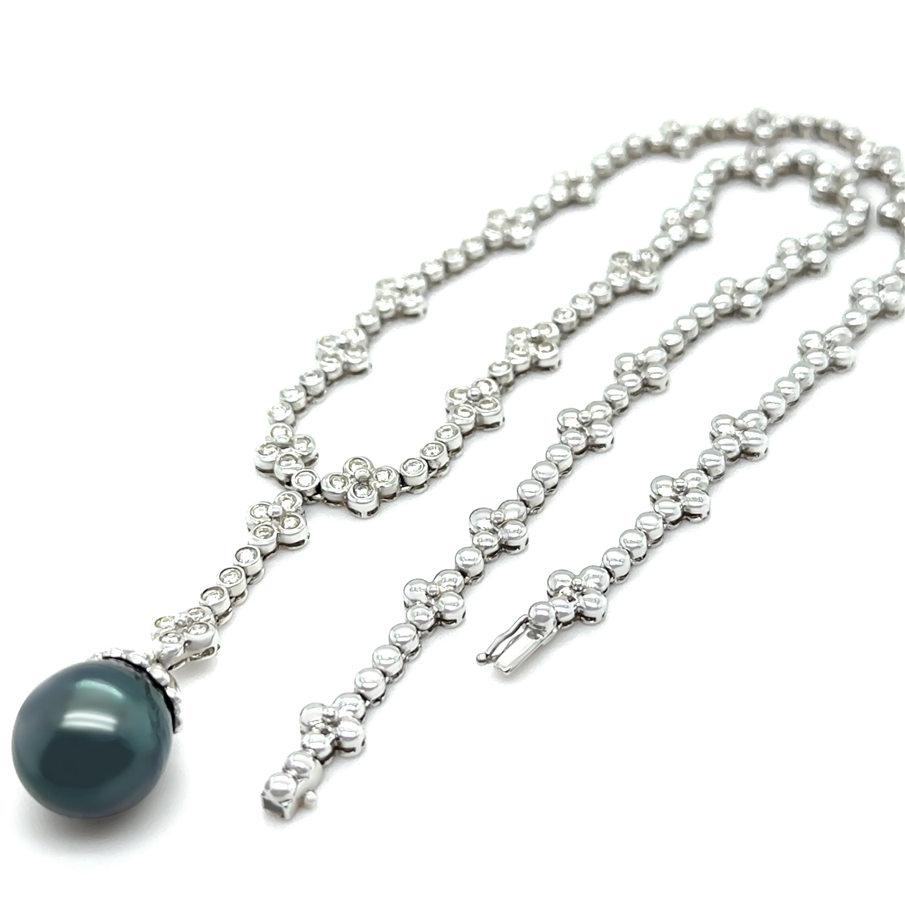 18ct White Gold Tahitian Pearl and Diamond Necklace 1.20ct 35.17g - Image 5
