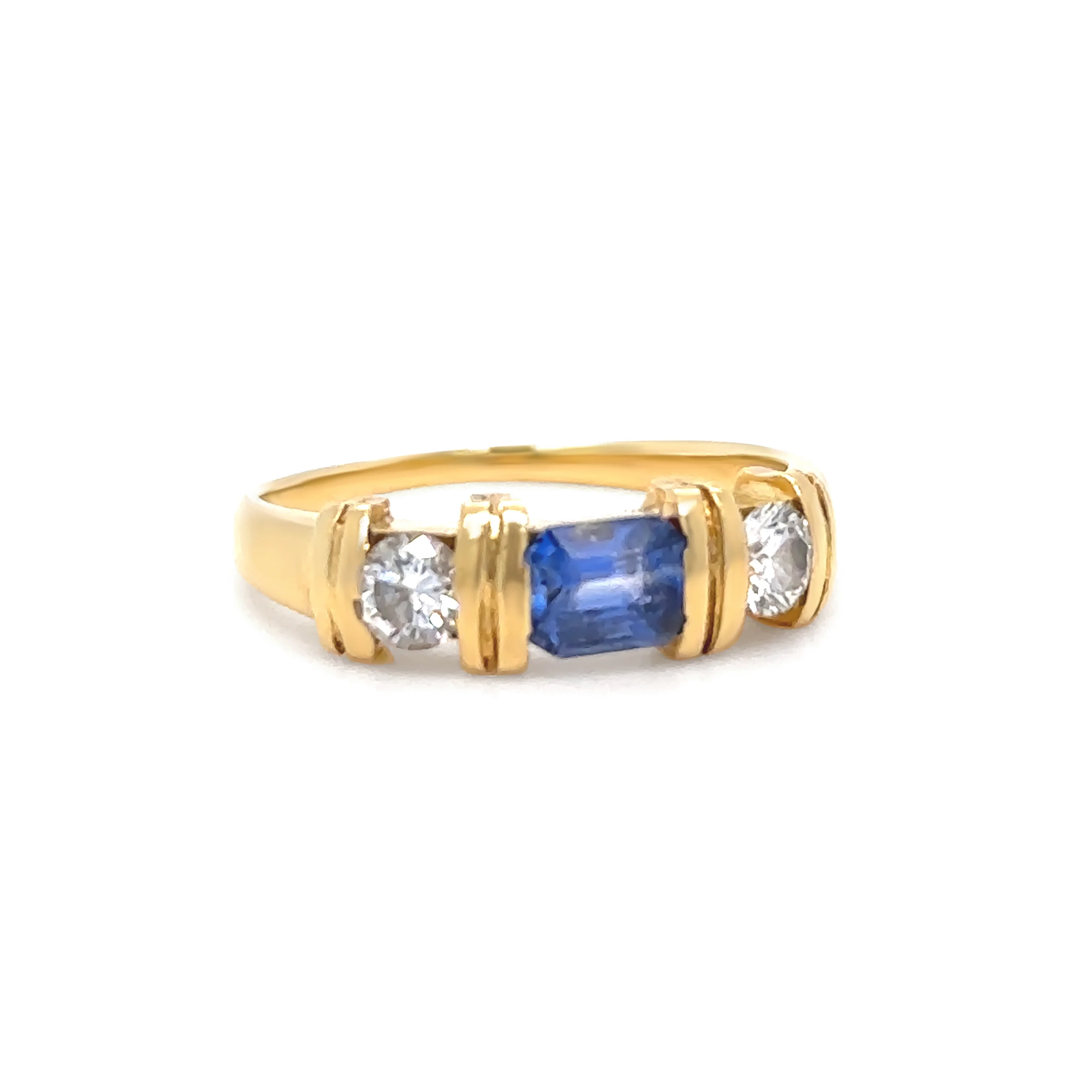 18ct Yellow Gold Sapphire and Diamond Ring 0.70ct 3.6g - Image 4