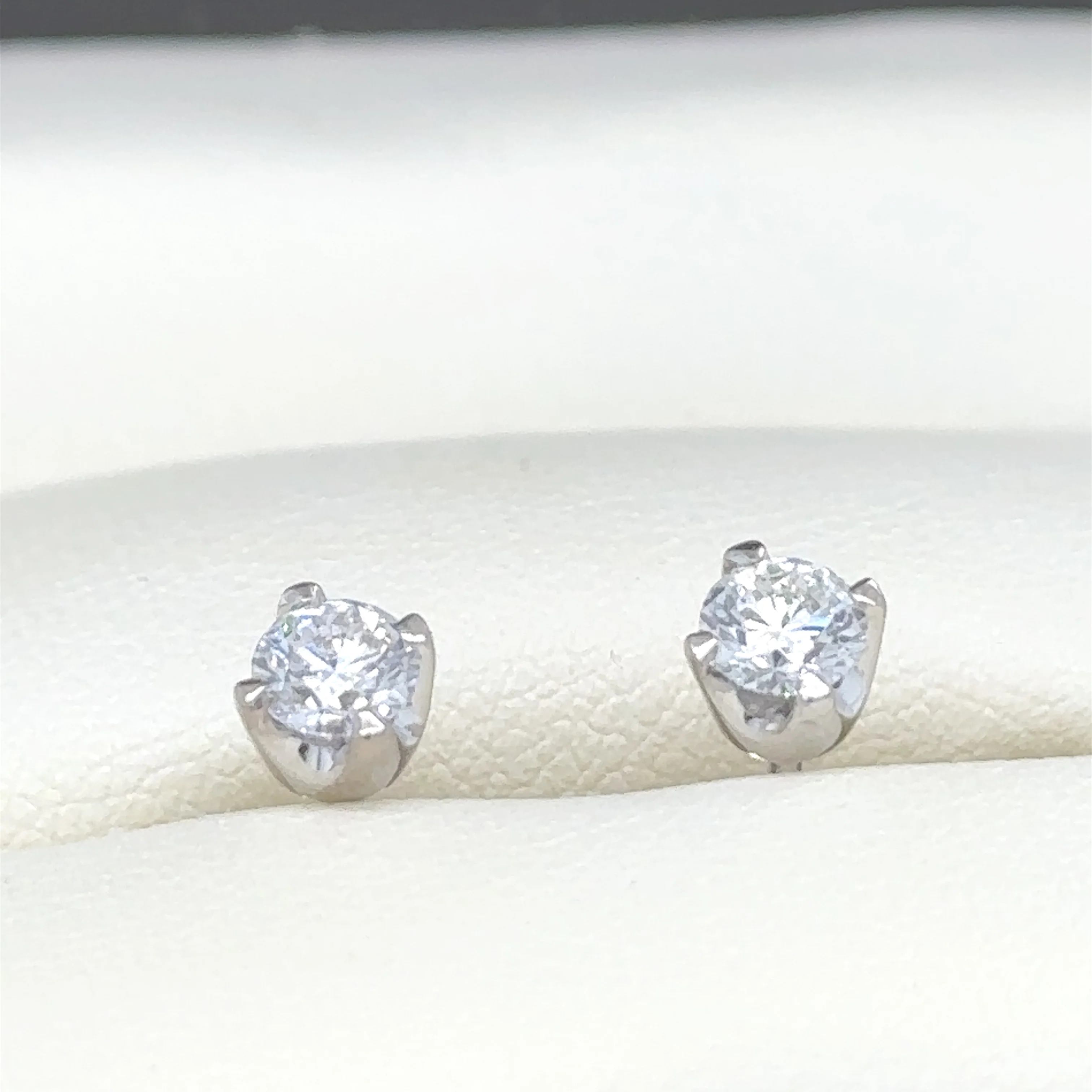 Bespoke 18ct White Gold Diamond Stud Earrings 0.46ct - Image 11