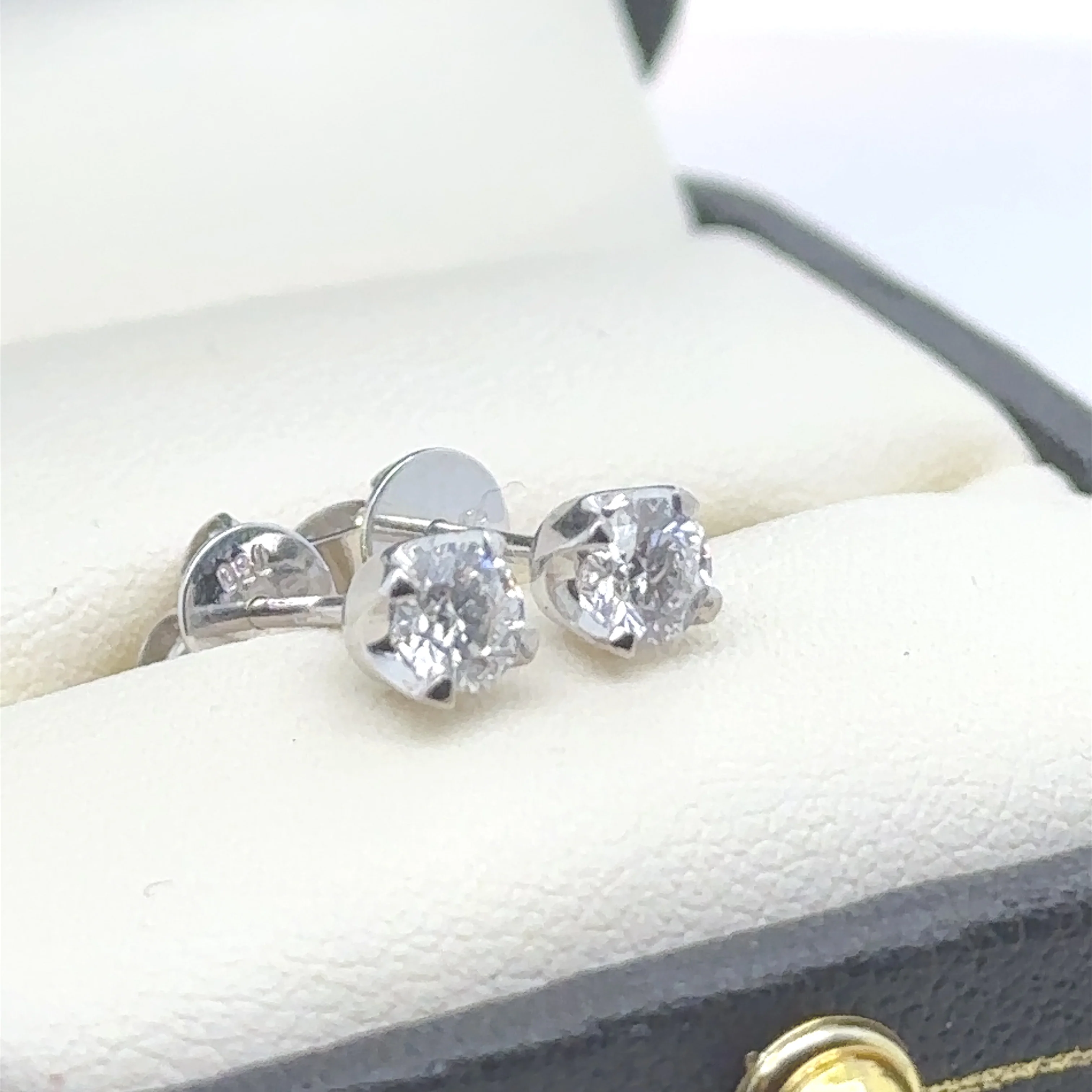 Bespoke 18ct White Gold Diamond Stud Earrings 0.46ct - Image 6
