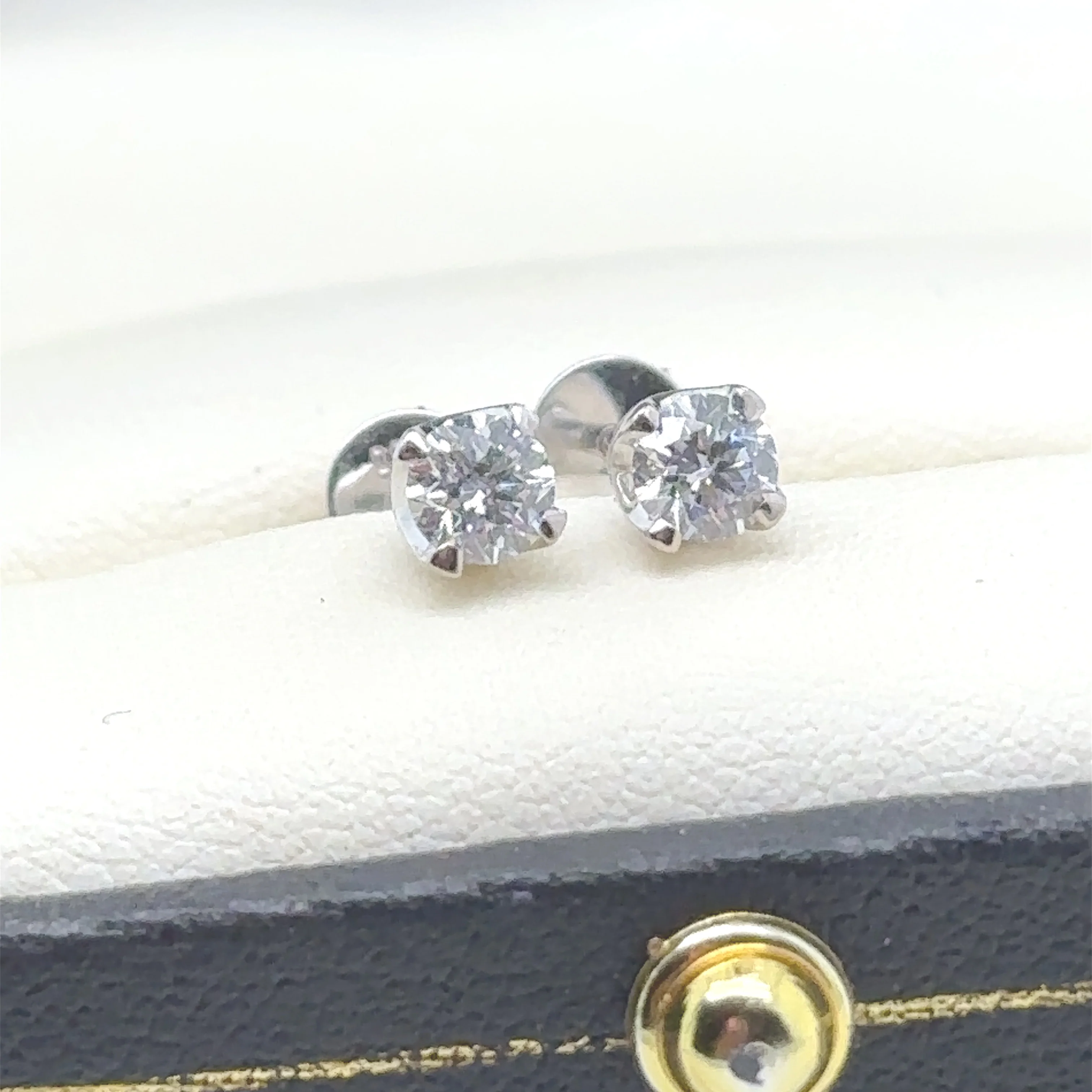 Bespoke 18ct White Gold Diamond Stud Earrings 0.46ct - Image 7
