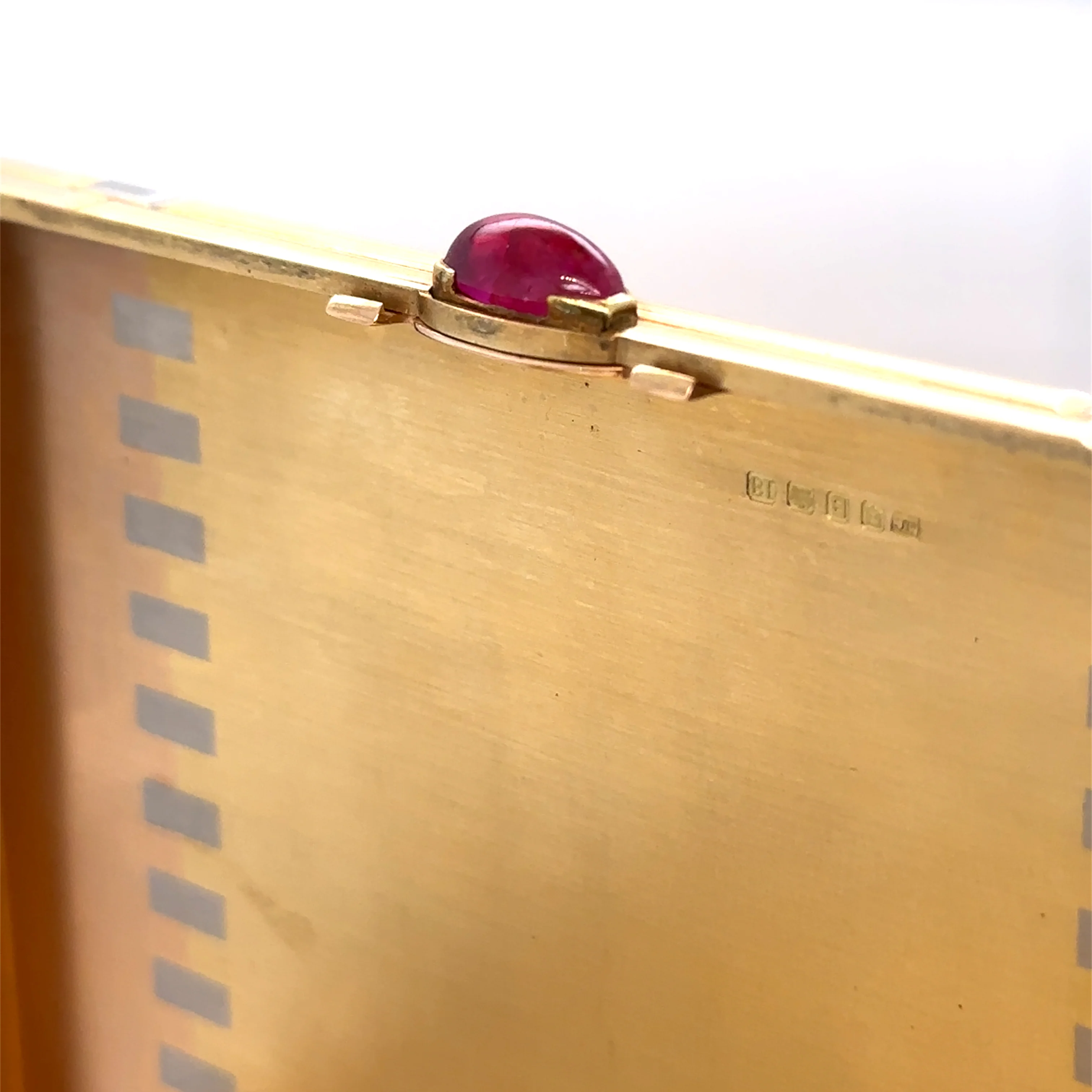 Cartier 18ct Gold and Ruby Cigarette Case 245.18g - Image 3
