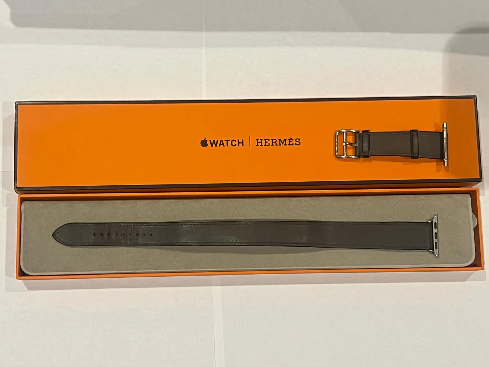 Hermès Double Tour 41mm Attelage Apple Watch Band (Black) - Image 5