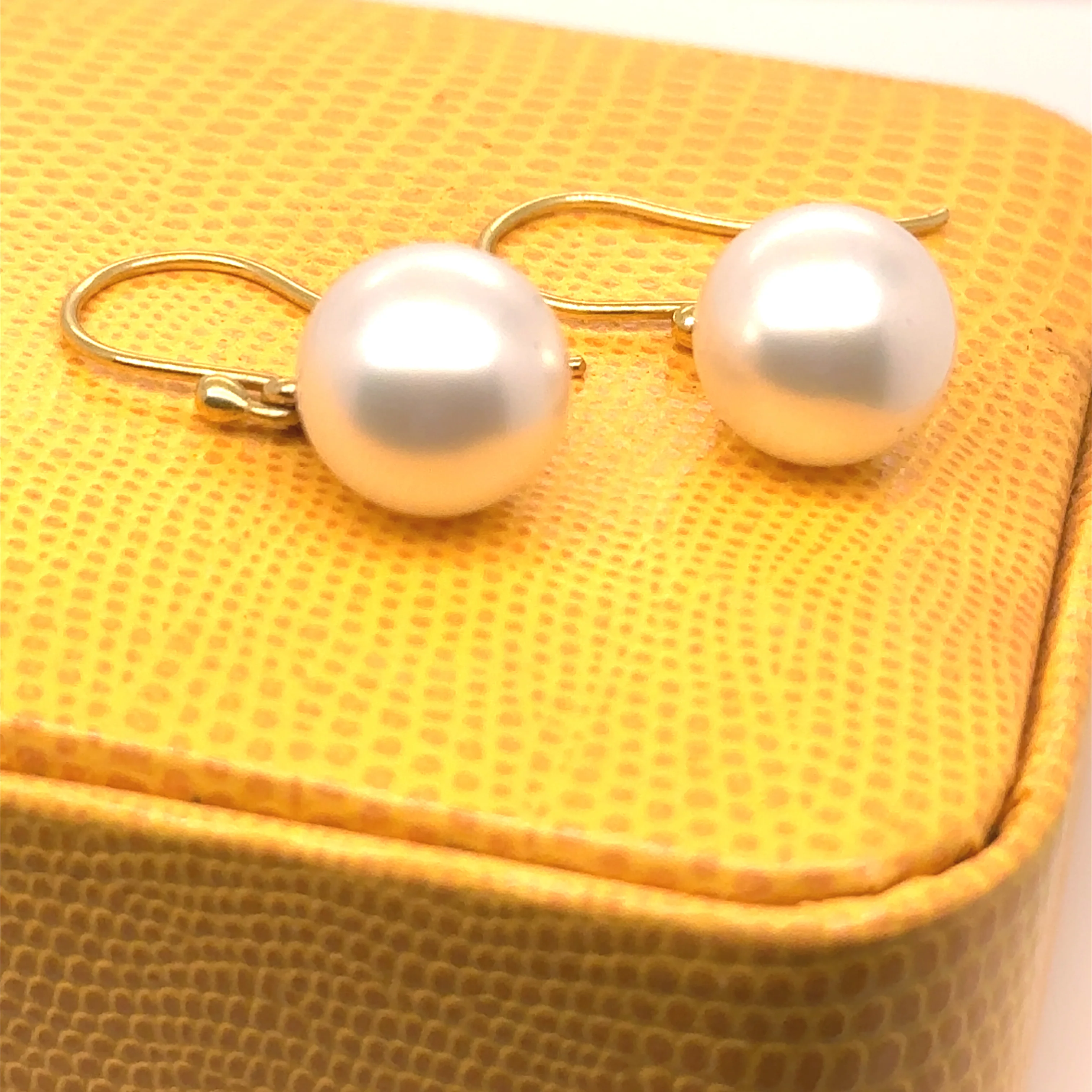 Paspaley 18ct Yellow Gold Shepherd Hook Earrings 6.34g - Image 9