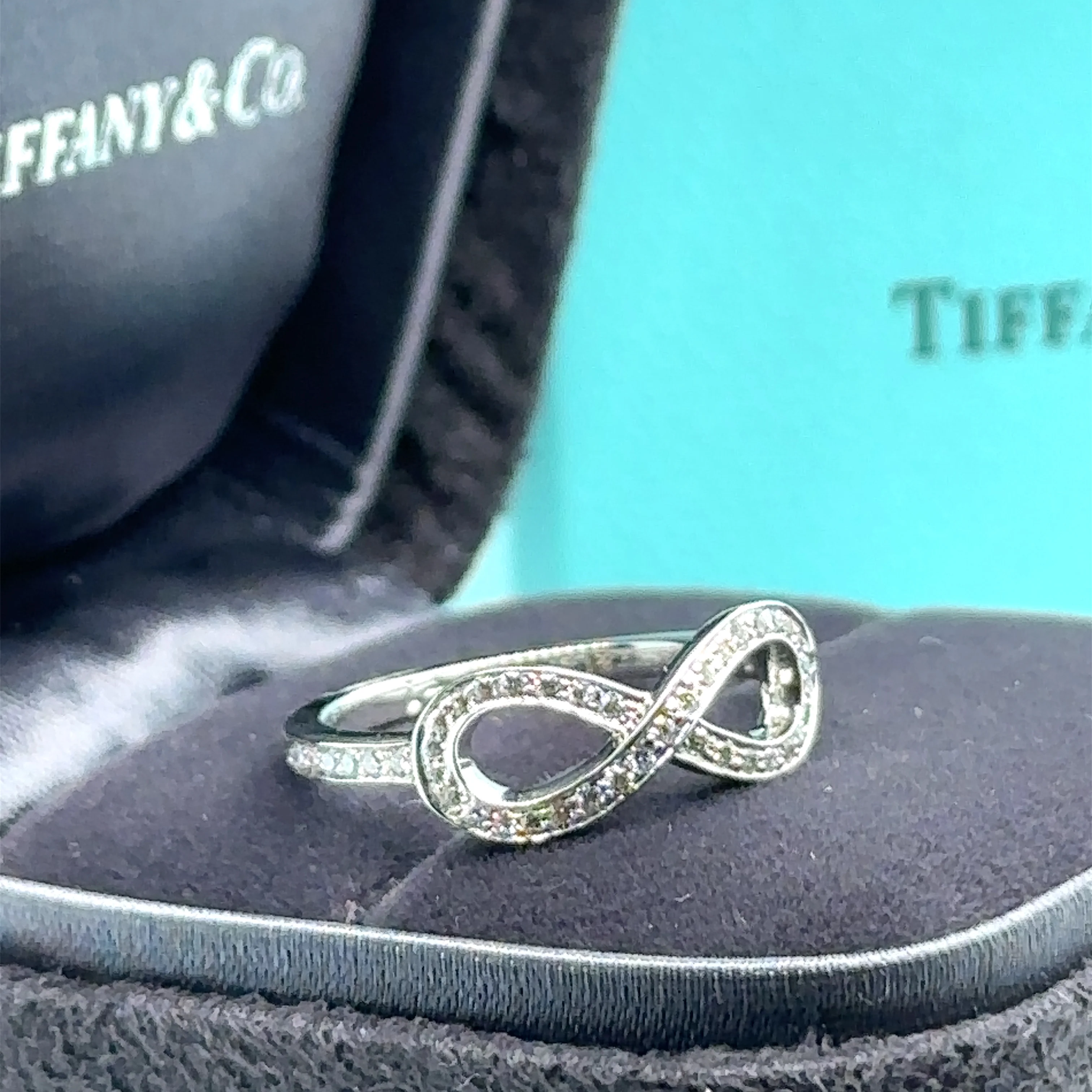 Tiffany & Co Infinity Diamond Ring 0.25ct - Image 12