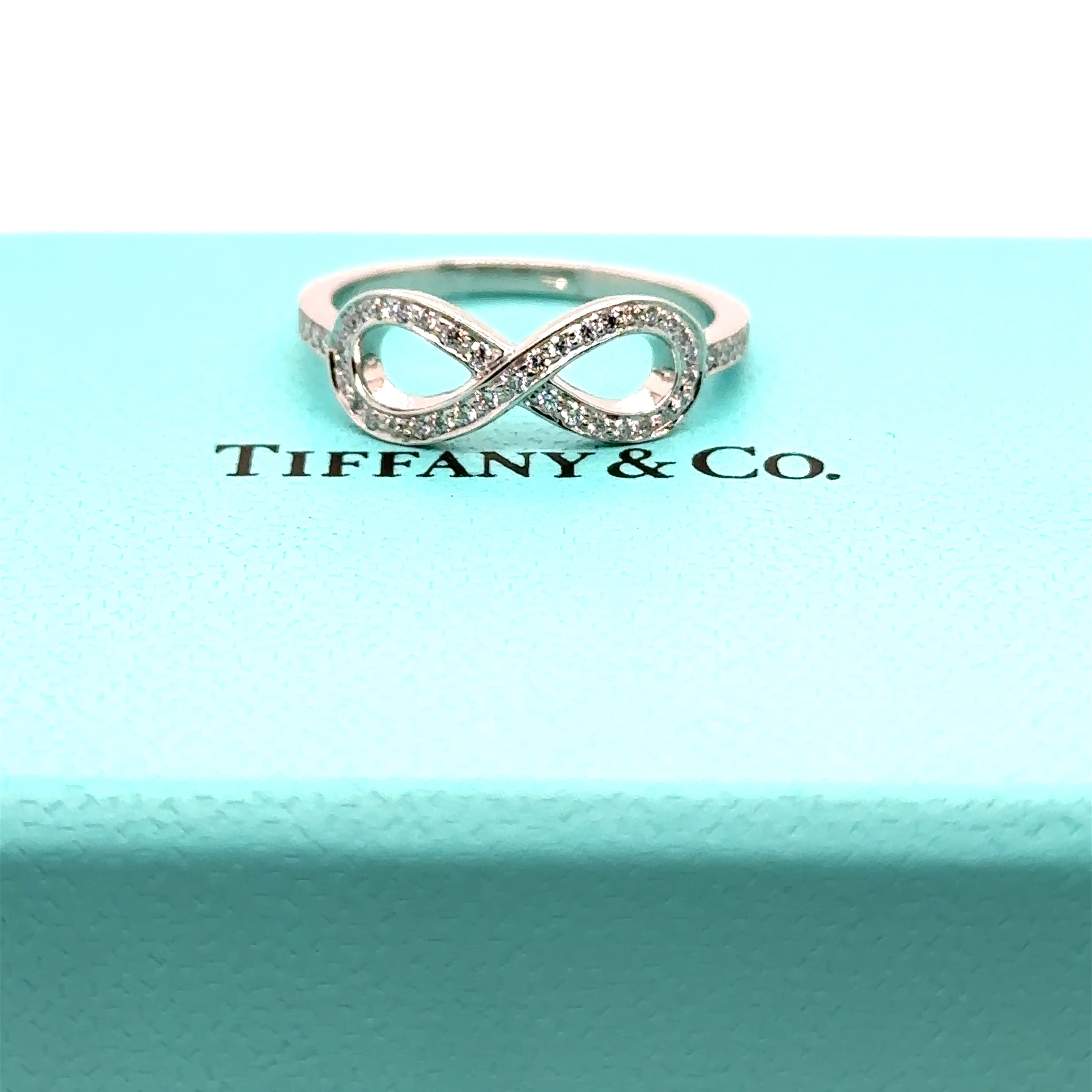Tiffany & Co Infinity Diamond Ring 0.25ct - Image 4