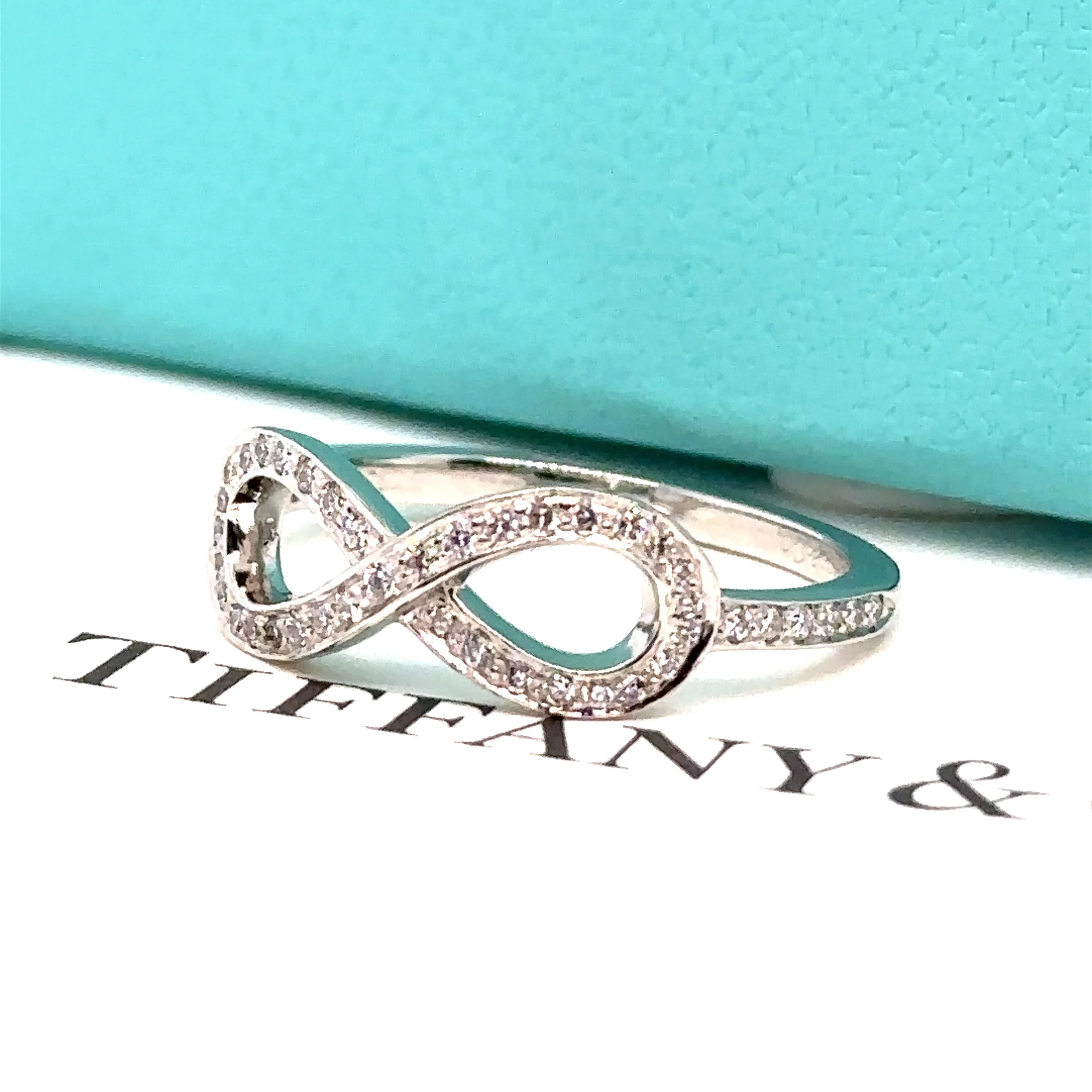 Tiffany & Co Infinity Diamond Ring 0.25ct - Image 8