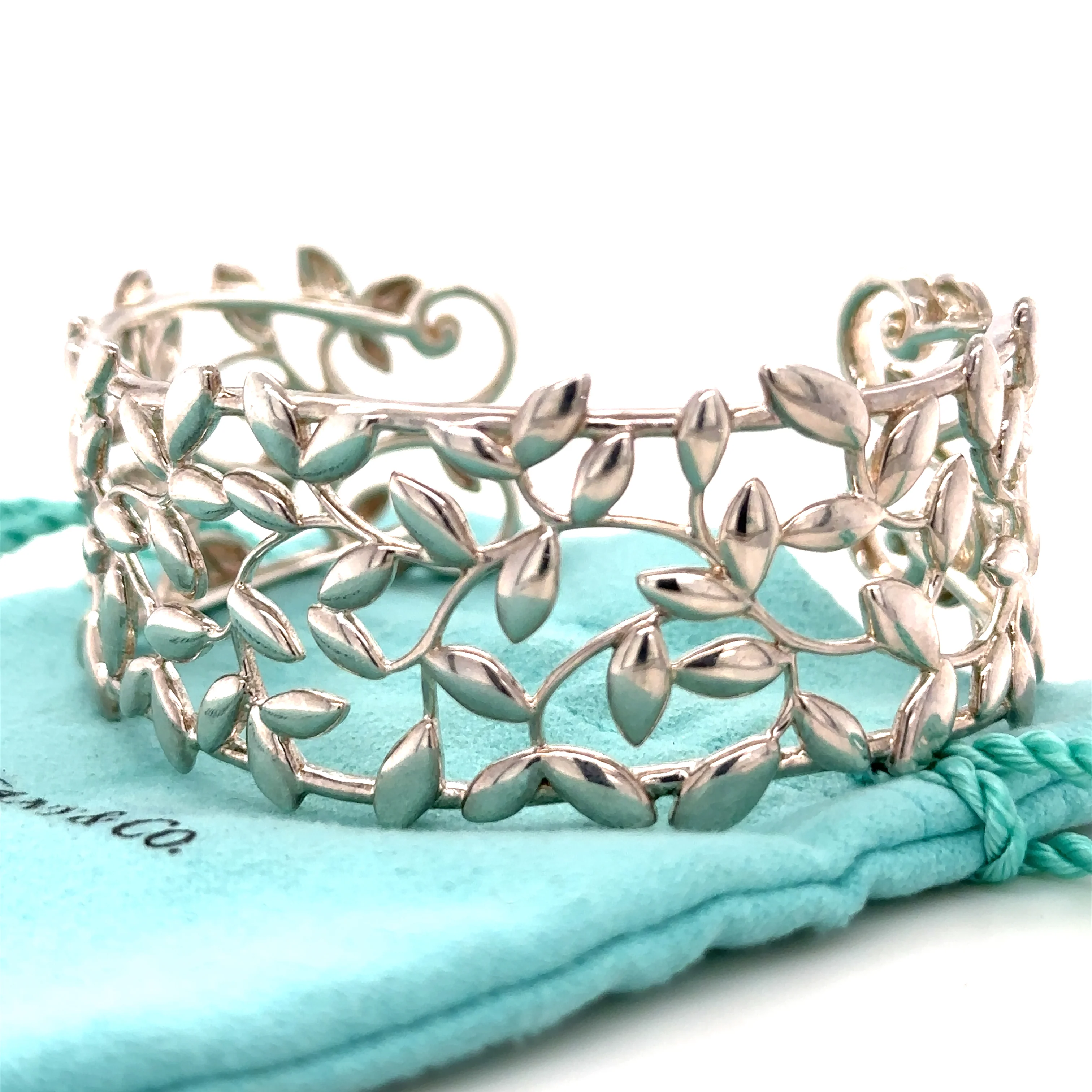 Tiffany & Co Paloma Picasso Olive Leaf Narrow Cuff - Image 4