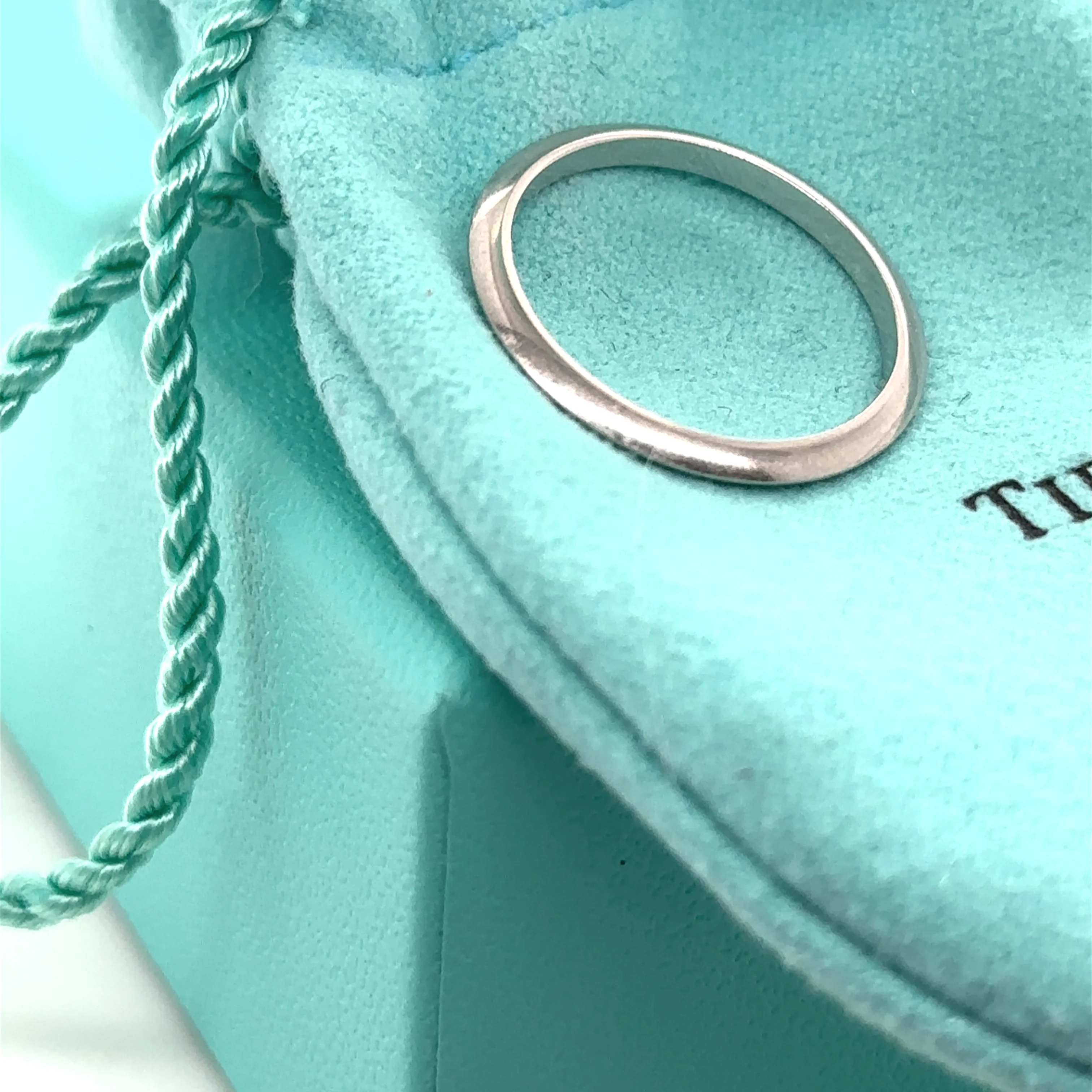 Tiffany & Co. Platinum Knife Edge Wedding Band Ring 2.73g - Image 5