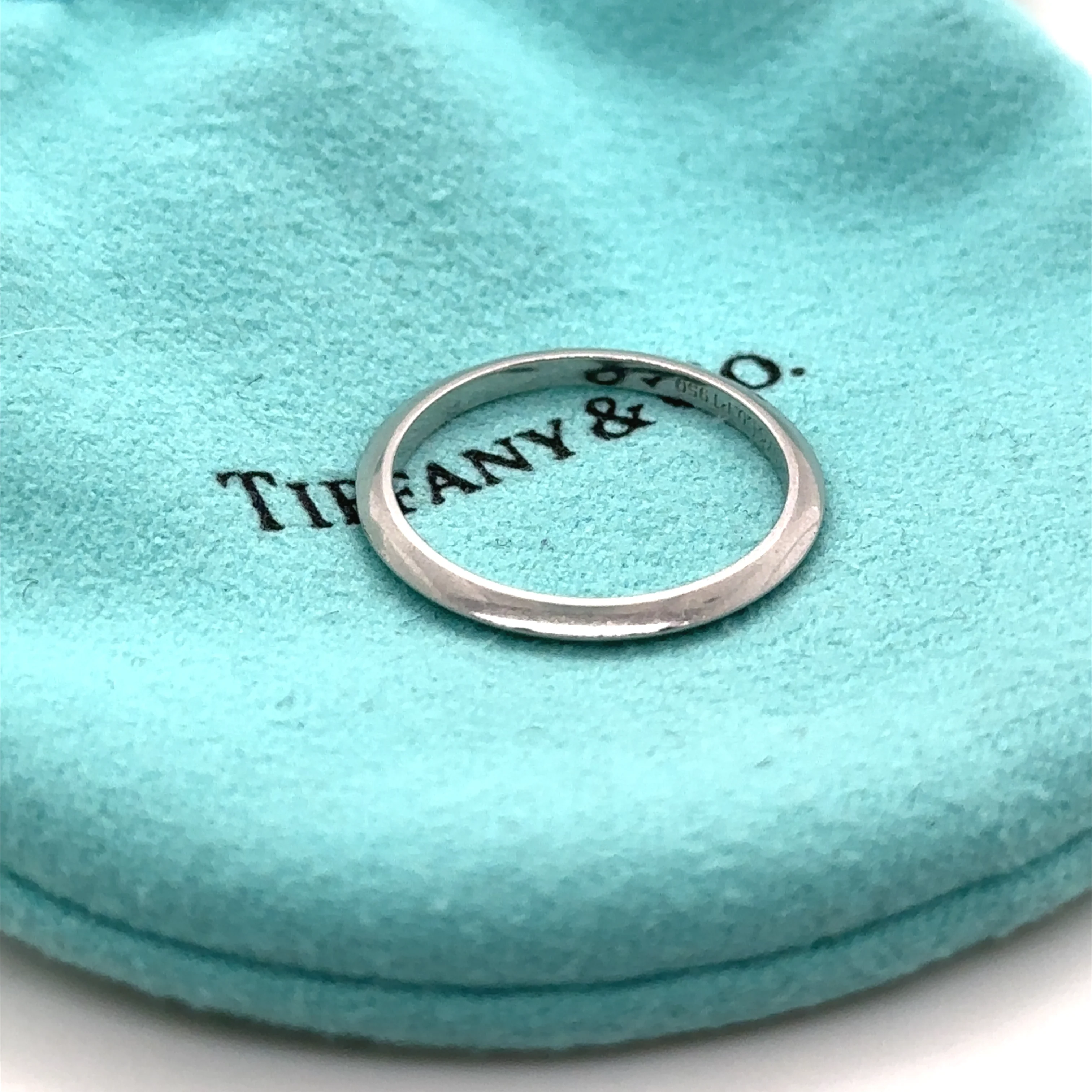 Tiffany & Co. Platinum Knife Edge Wedding Band Ring 2.73g - Image 7