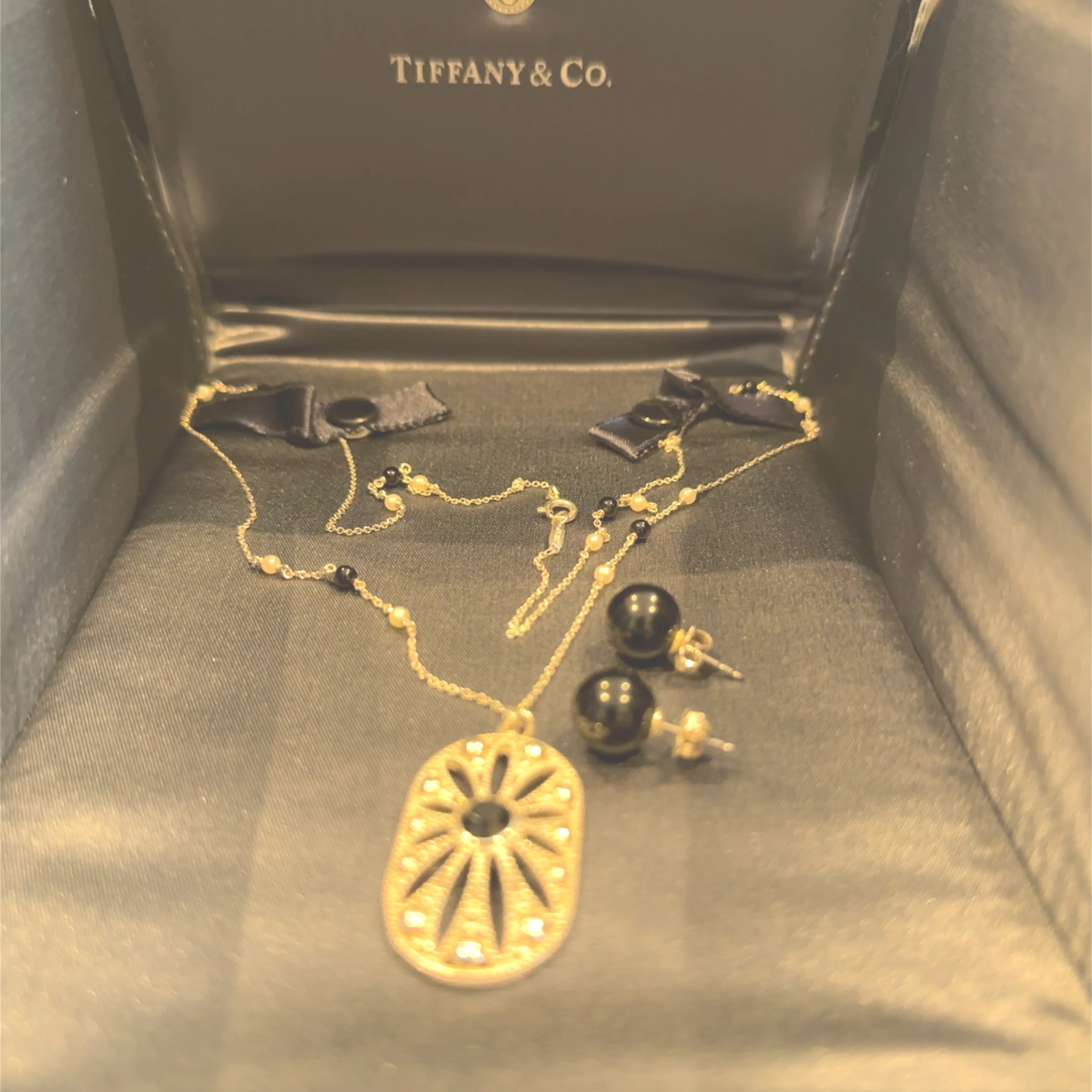 Tiffany & Co. Sterling Silver Pearl and Black Onyx Necklace and Earrings Set 12.92g - Image 10