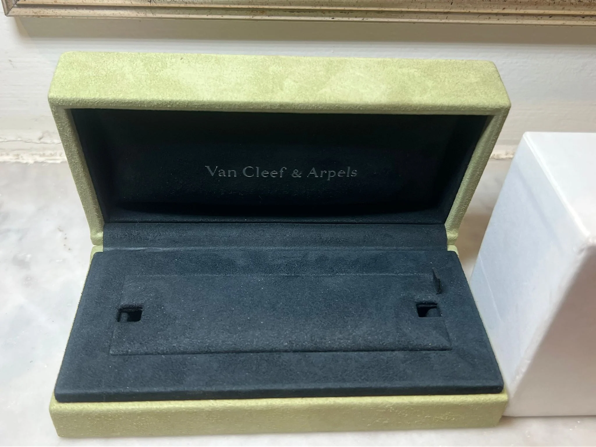 Van Cleef & Arpels 18ct White Gold Vintage Alhambra Bracelet 12g - Image 7